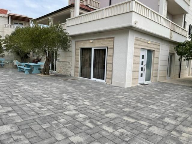 Villa Luce mit Pool Makarska Eksteriør billede