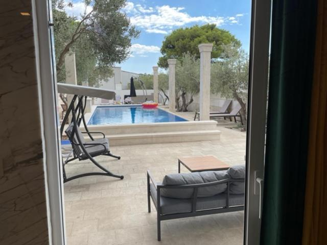 Villa Luce mit Pool Makarska Eksteriør billede