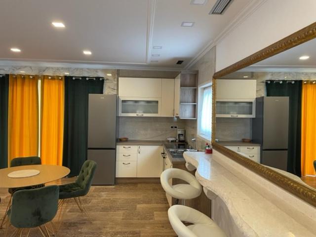 Villa Luce mit Pool Makarska Eksteriør billede