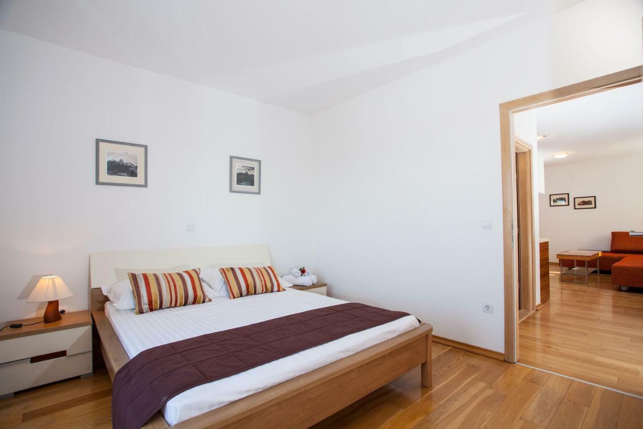 Villa Luce mit Pool Makarska Eksteriør billede