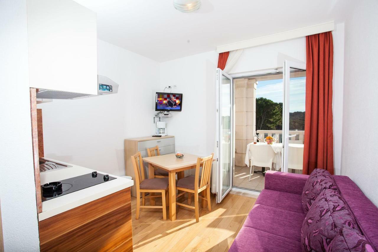 Villa Luce mit Pool Makarska Eksteriør billede