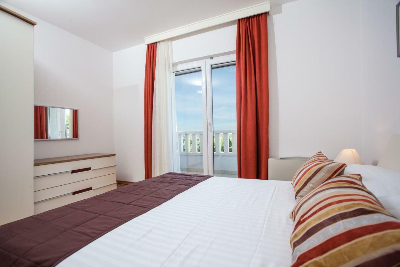Villa Luce mit Pool Makarska Eksteriør billede