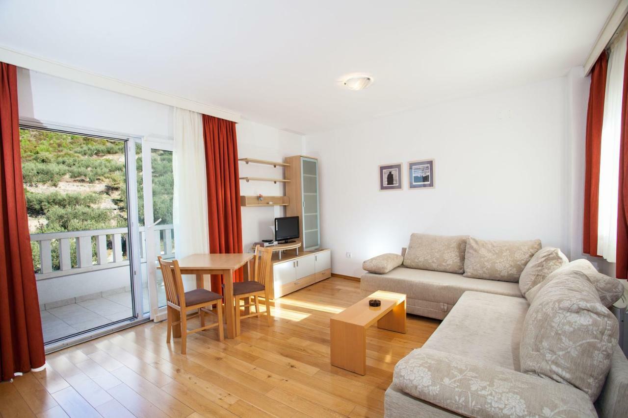 Villa Luce mit Pool Makarska Eksteriør billede