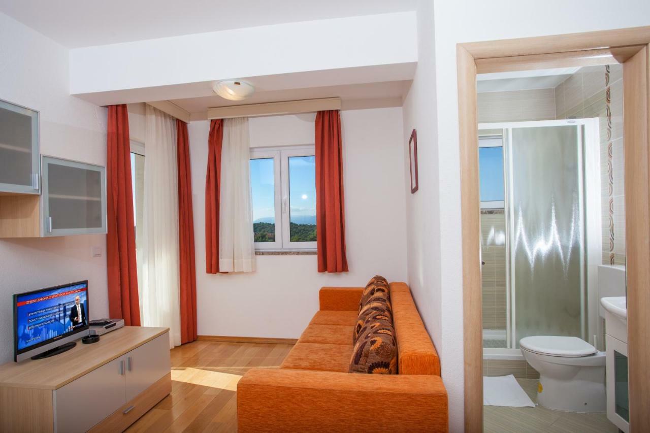 Villa Luce mit Pool Makarska Eksteriør billede