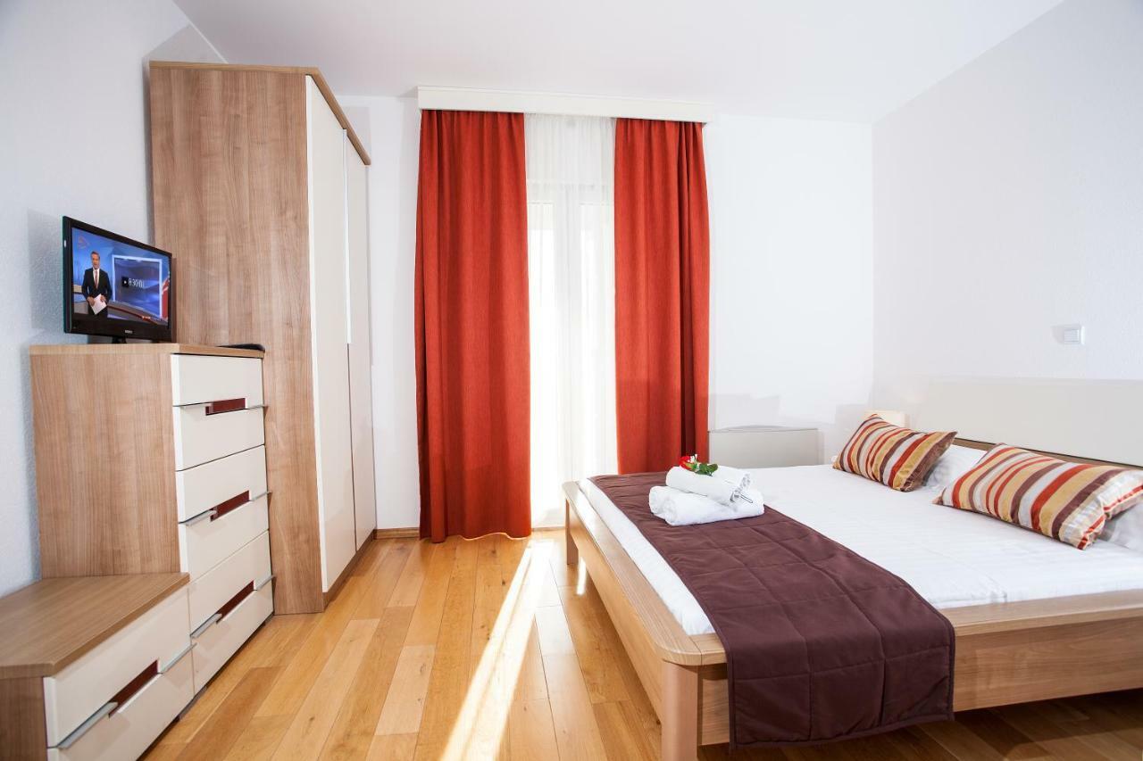 Villa Luce mit Pool Makarska Eksteriør billede