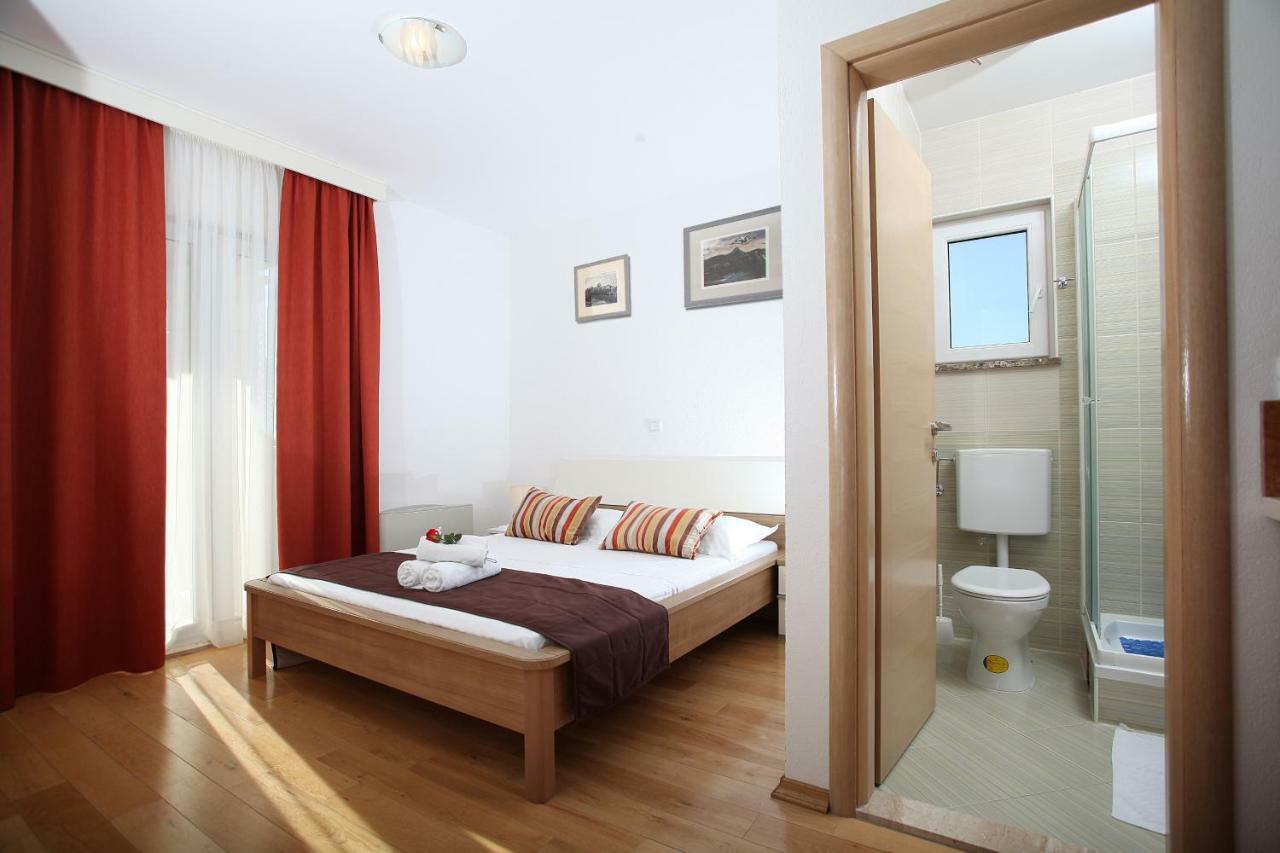 Villa Luce mit Pool Makarska Eksteriør billede