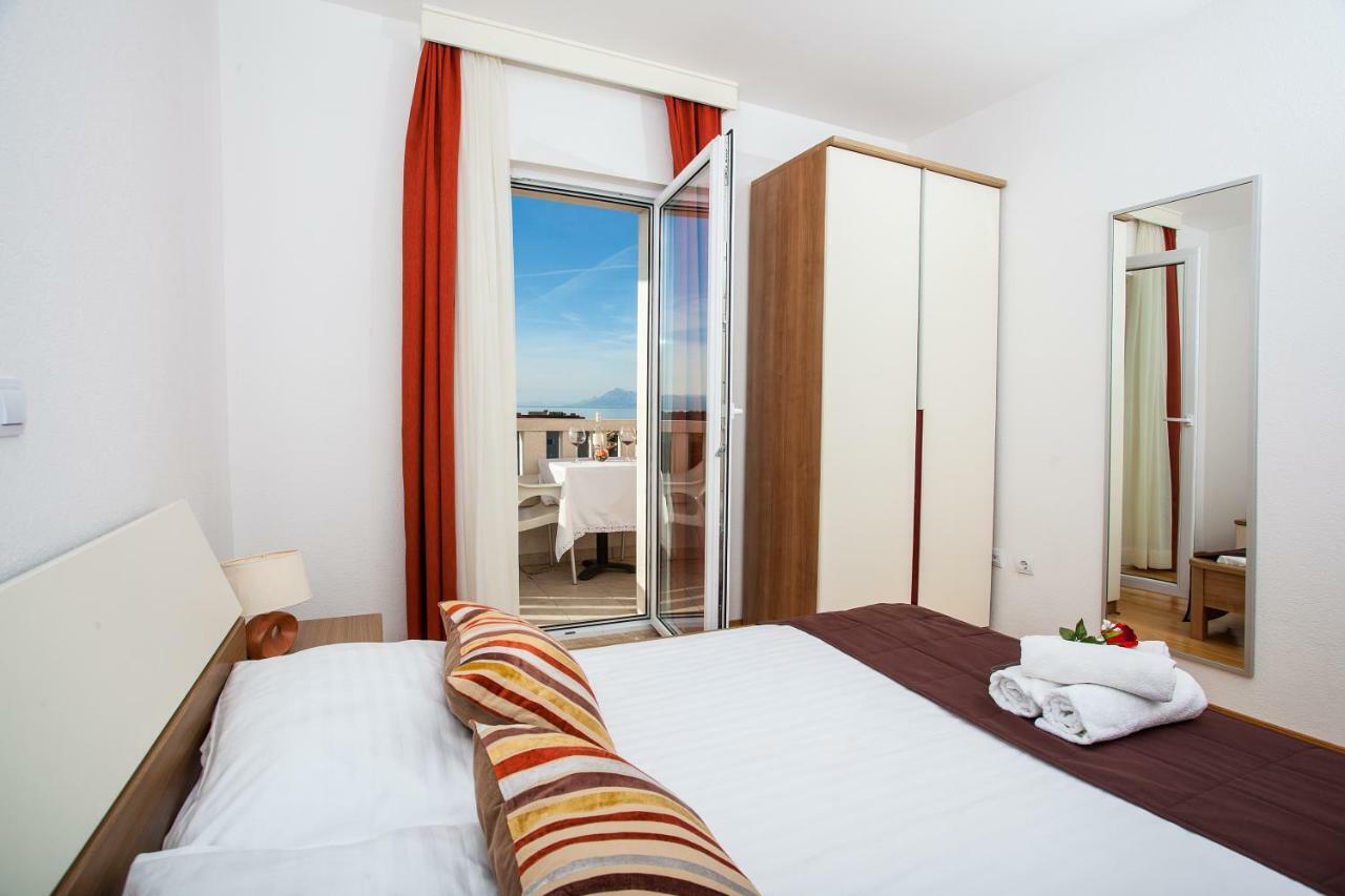 Villa Luce mit Pool Makarska Eksteriør billede